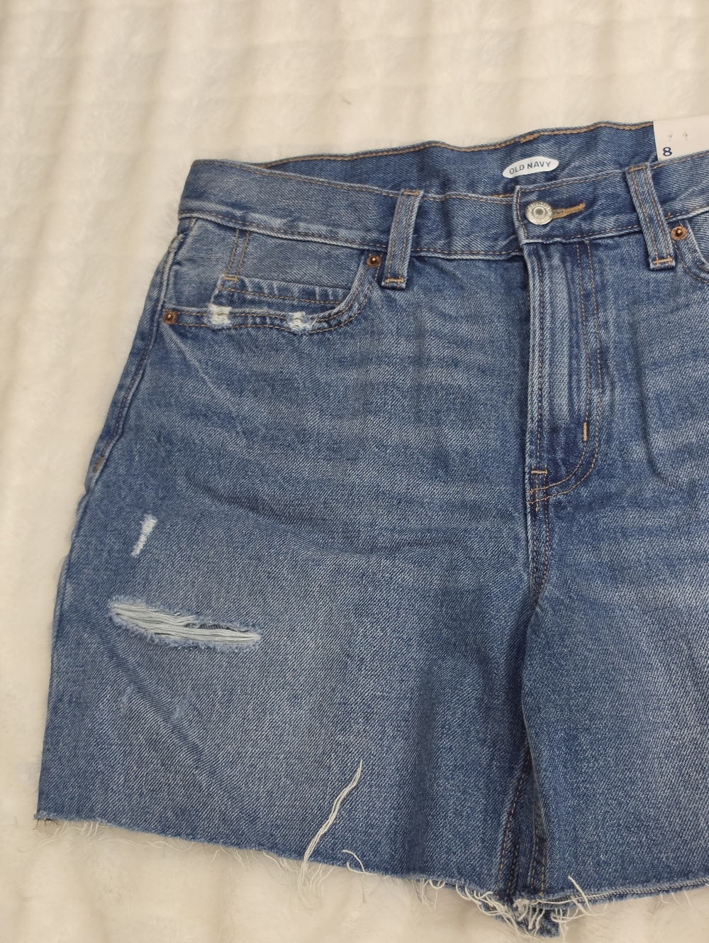 NWT Old Navy Women Denim Shorts size 8 - Picture 2 of 7